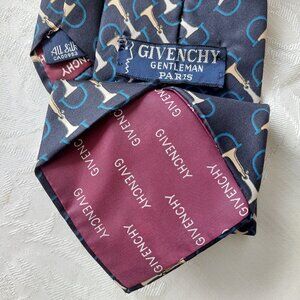 Vintage Givenchy Gentleman Paris silk necktie with a horse bit patter, 4.25"